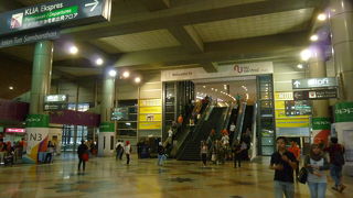 NU Sentralへ向かう中央連絡通路が出来てました。