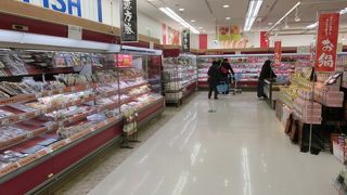 総合スーパー、暮らしには便利だ