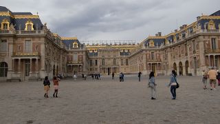 美しい宮殿と庭園