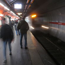 地下鉄 (メトロポリターナ)