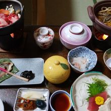 夕食はお膳でお部屋に