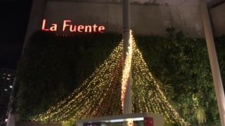 レストランとホットヨガがあります