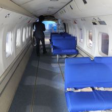 ヘリコプタの座席