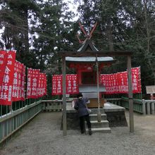 摂社の金龍神社