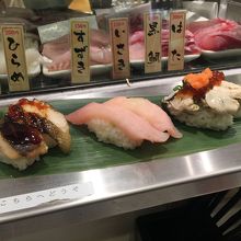 蒸し牡蠣、ビンチョウマグロ、穴子