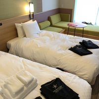 奥の緑色のスペースが小上がりです。