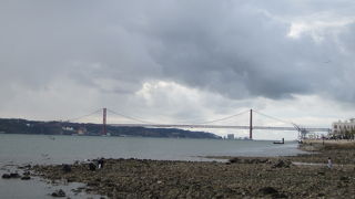 テージョ川を眺める