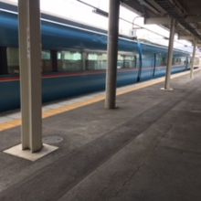 松田駅停車中のあさぎり号