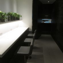 羽田空港国際線 ANAラウンジ (114番ゲート付近)