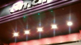 土産もかえるコンビニ