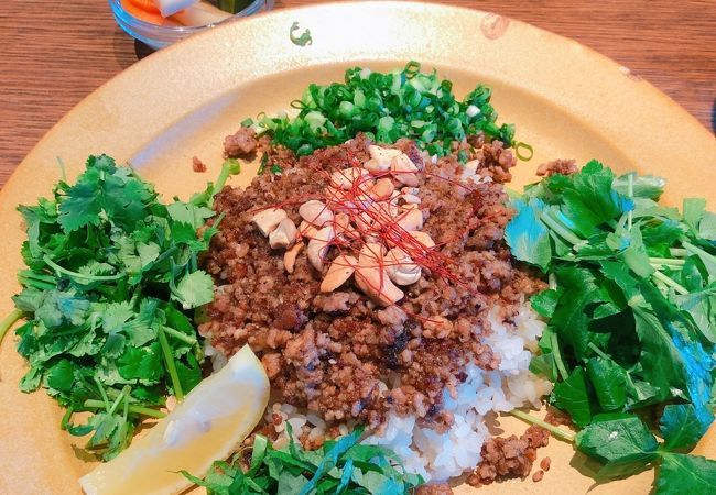 タマタカマダムに人気のおしゃれカレー店