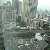 スカイトレーンも見えます