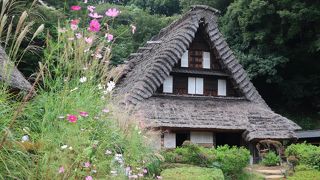 茅葺屋根いぶし