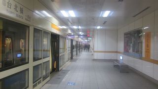 駅自体は新北市域にあります