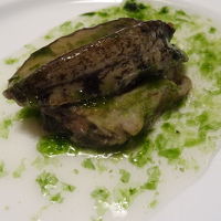 黒アワビ姿和風ステーキ海藻ソース