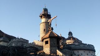 フォートレス・エクスプロレーション 