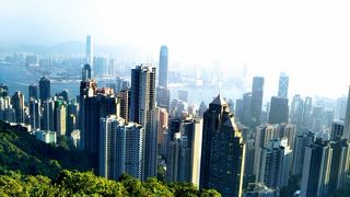 朝一のヴィクトリアピーク。