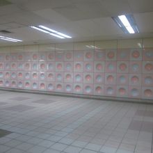 コンコース上の作品２