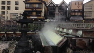 草津温泉で最も有名な…