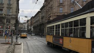 最後の晩餐を見に行くのに利用しましたが便利でした。