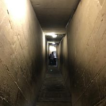 階段は休める地点で休んでから登ると楽ですよ