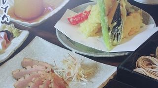 落ち着いた雰囲気の食事処