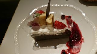 ケーキはタルト中心