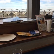 窓際の席