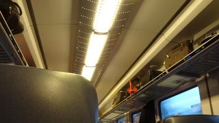 座席は予約した方が良いです。