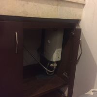 キッチン下の給湯器