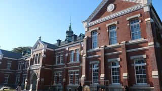 東京国立近代美術館工芸館