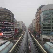 跨線橋からの撮影も良いですね。