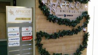 ラウンジの料理はタイ米の炒飯、お粥やフォー等日本には無いものがあり嬉しい品揃えです。中でも、炒飯はパラパラで美味しかったです。