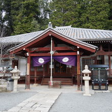 お寺の本堂