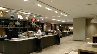 ５階にあるスカイビューに行ってみました。人が少なく、静かで景色と設備は立派でした。