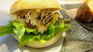 A cafe that is easy to use for facilities, the taste of bagel sand is weak