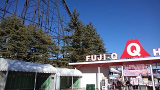 晴れていて、気分的に余裕があれば富士山がキレイに見えます、真横や逆さに(笑)