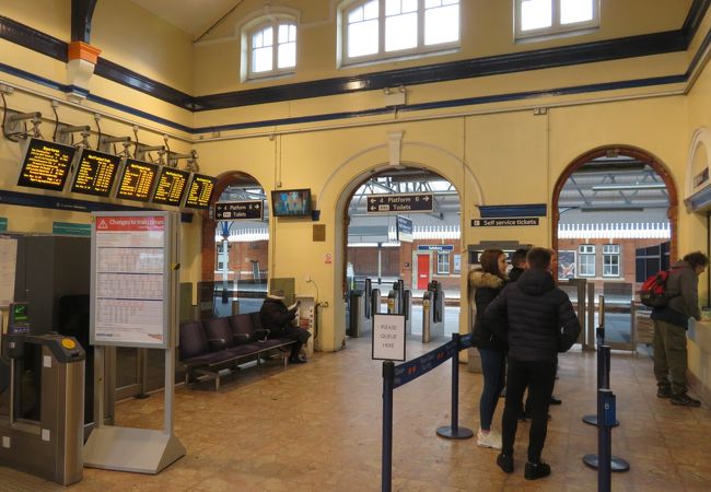 ストーンヘンジの最寄り駅