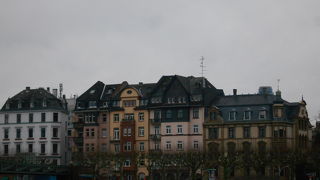 マイン川の対岸にあるりんご酒のお店がたくさんあるエリア