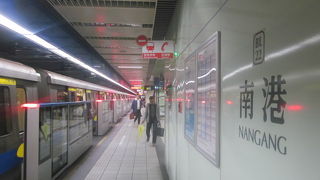 台鉄にも高鐵にも乗り換えられる駅です