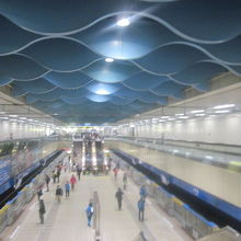 駅コンコース全体の様子