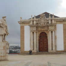 図書館見学に出てくるのがこちらの扉です