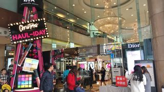 お土産用のパイナップルケーキを買いました