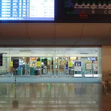 まだ誰も並んでいない保安検査場