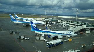 こじんまりとしているけど楽しめる空港