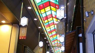 食べ歩きが楽しい市場