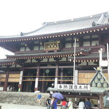 初詣の時は人が凄く多いですが、何もない時はこんなにすいてます