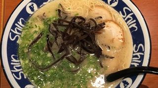 とんこつ好きなら1度は食べるべき。