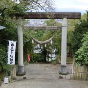 鳥帽子山内にある八幡宮