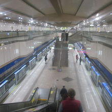 駅コンコース全体の様子